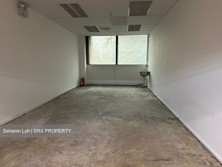 Lucky Plaza (D15), Retail #544358281